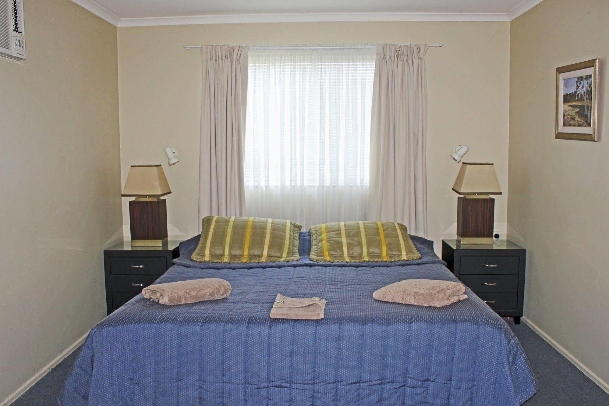 Australian Motor Home Tourist Park Twelve Mile Creek Karuah Bagian luar foto